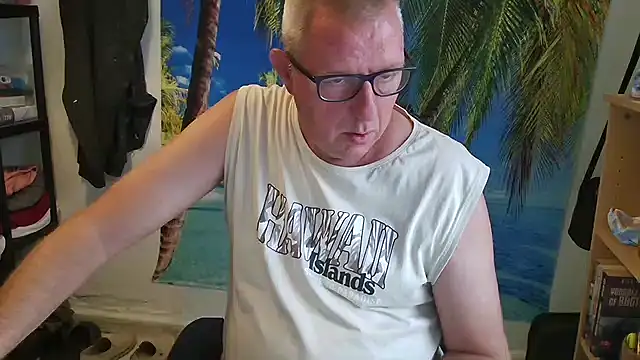Daddy_Tobias webcam