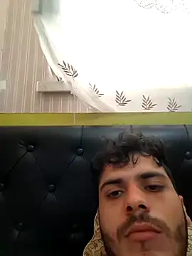 Handsomeboy3344 webcam