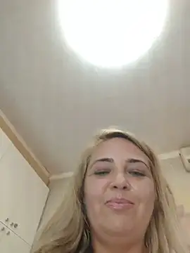 Watch MellanieBliss live on EroticFlix - High definition streams