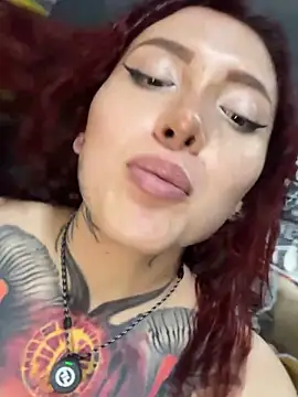 Selena_Rouge1 webcam