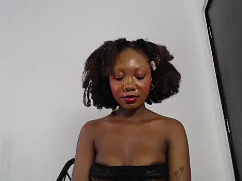 SpicyMackenzie22 webcam