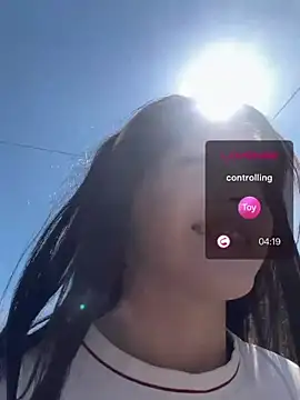 MiaZaya webcam
