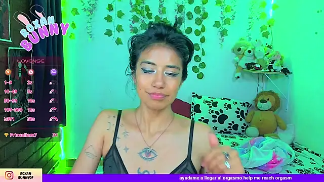 Roxanbunny1 webcam