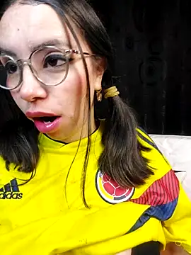 valentina_swallow webcam