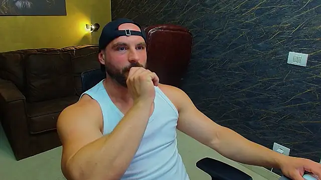 AdamJamesonn webcam