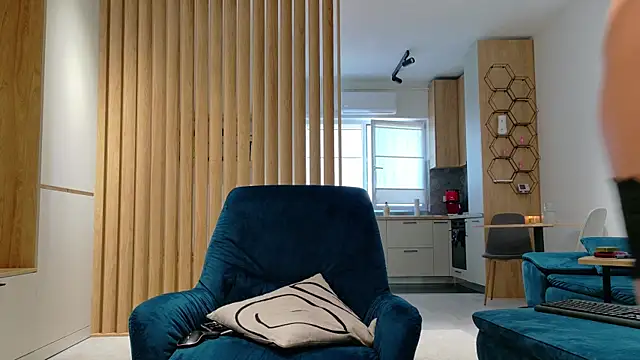 Tiny_Blush webcam