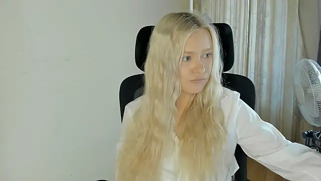 Watch MidnightPoise live on EroticFlix - High definition streams