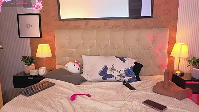 Isabella_cherry69 webcam