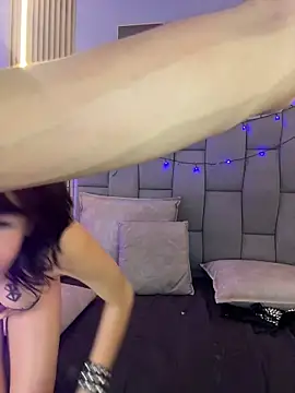 Mika_love_milo webcam