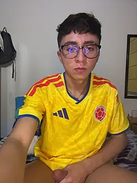 CamiRojas_boy webcam