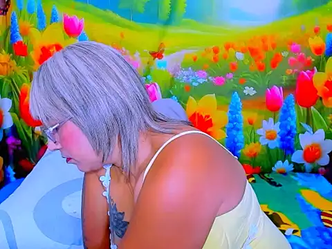 indianroxy webcam