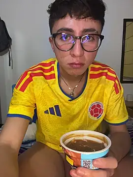 CamiRojas_boy webcam