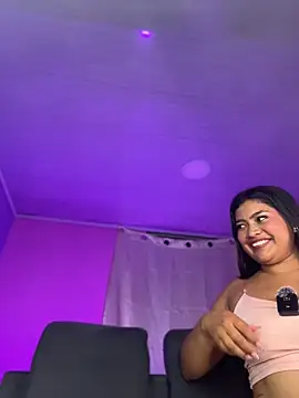 LunaaRosse webcam