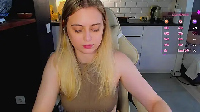 Watch blonde_kellyy live on EroticFlix - High definition streams