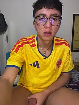 CamiRojas_boy webcam