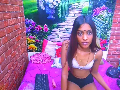 IndianPretty14u2Luv webcam