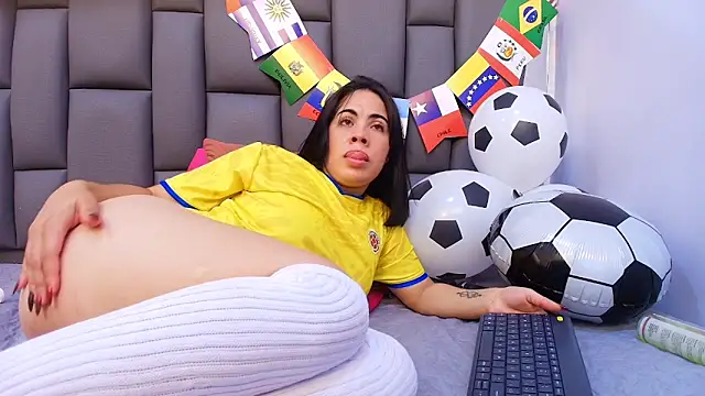 Watch melany_roberts_ live on EroticFlix - High definition streams