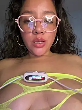 Watch Vivi_Kvsh live on EroticFlix - High definition streams