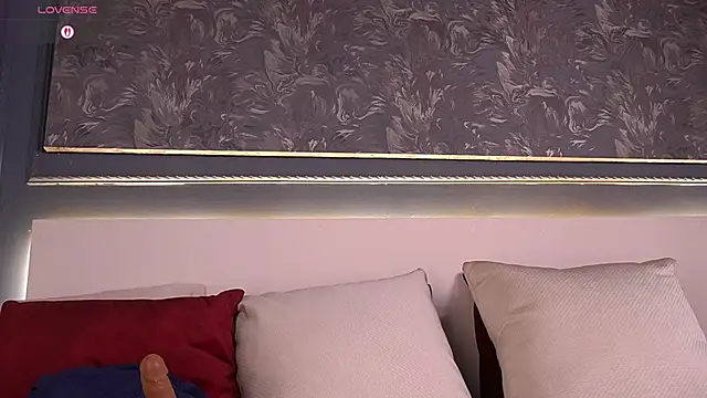 MiaKay1 webcam