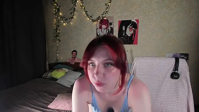 Love_is_Lola webcam