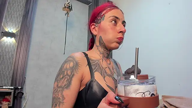 selene_red_ webcam