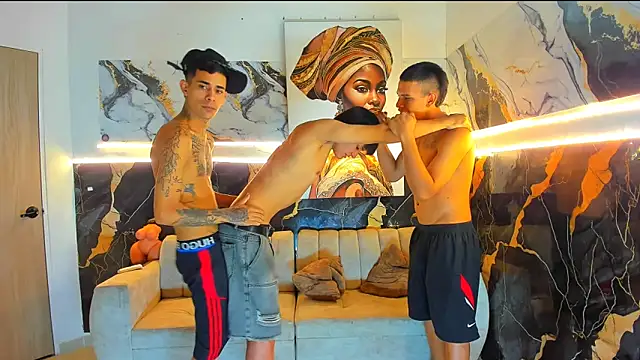 Houseofwarrios webcam