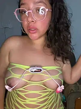 Watch Vivi_Kvsh live on EroticFlix - High definition streams