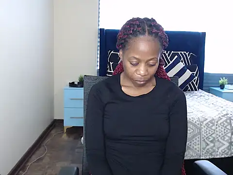 QUEENMANDYY webcam