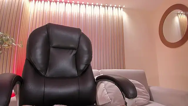 Watch AmyRosse_X live on EroticFlix - High definition streams