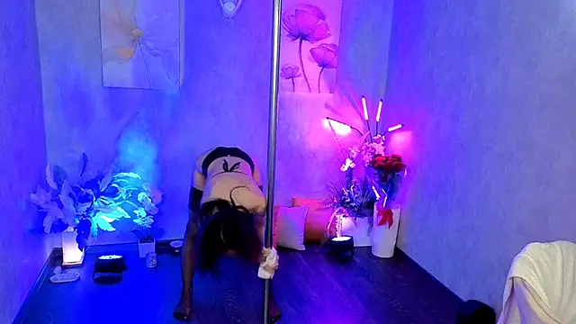 Watch kimberlyray777 live on EroticFlix - High definition streams