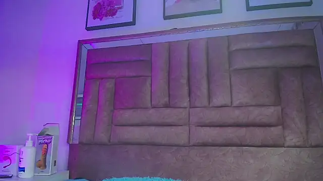 Atenea_Luxx webcam