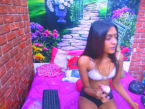 IndianPretty14u2Luv webcam