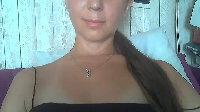 Bella--White webcam