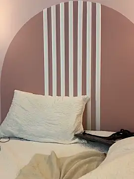 Valkiriia_wiine webcam