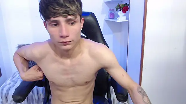 yao_23 (M twink) - 💪 Naked, Kisses and Flex 💪