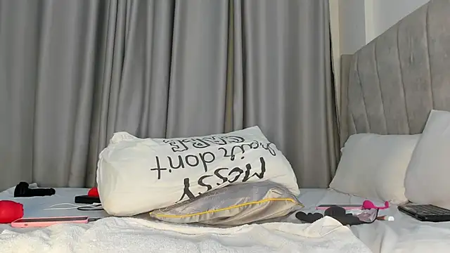 thee_sexy_goddess webcam