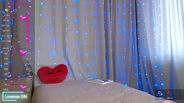 DaddysSluttyGirl2001 webcam