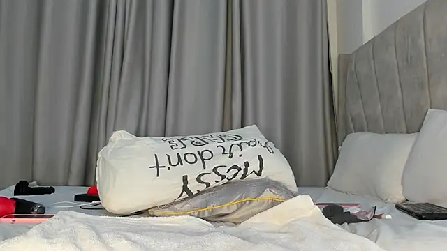 thee_sexy_goddess webcam