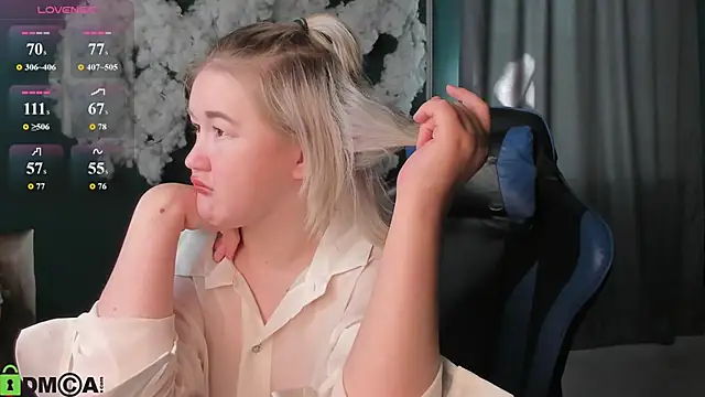 Sara_Robinson live cam on StripChat