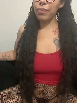 Desirae_Luciano webcam