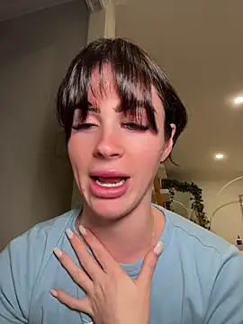 aus_queen webcam