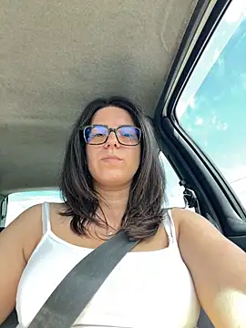 NadiraNoor webcam