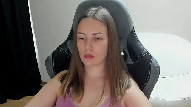 Mia_shy1 webcam