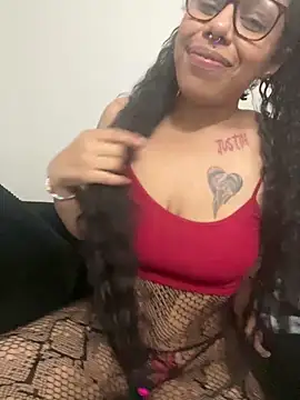 Desirae_Luciano webcam
