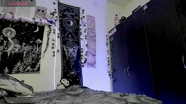 GothKitten666 webcam