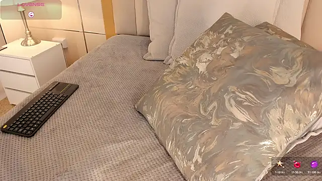 TahliaMoreau webcam