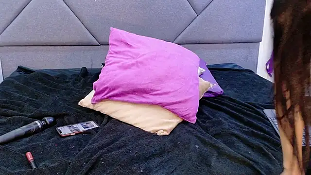 MilaDeRoux webcam