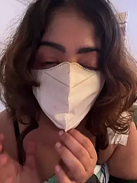 hotqueensri (F young) - By the phone