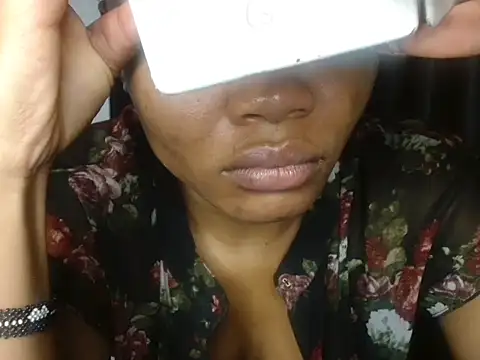 Miss_nightowl webcam