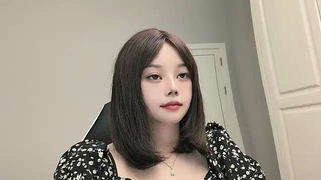 Watch lumina88889 live on EroticFlix - High definition streams